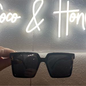 Authentic✨ YSL black sunglasses/shades